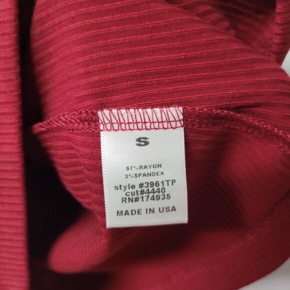 Renee C Tank Top Crop Ribbed Red Wide Strap Womens Small - Picture 3 of 4